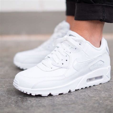 turnschuhe weiss nike damen|nike weiße schuhe.